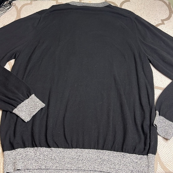 Sean John Black and Gray V-Neck Sweater - Picture 10 of 11